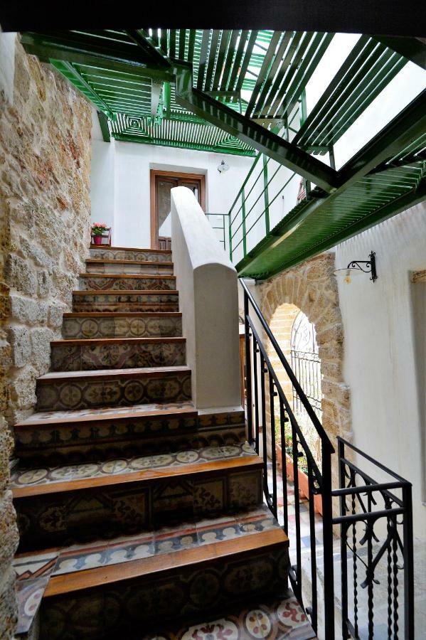 Locanda Sette Fate Spa E Solarium Palermo Bagian luar foto